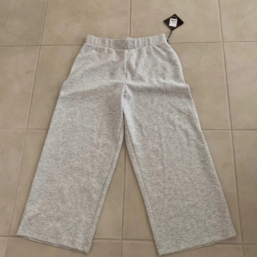 NWT sweat pants Ava and Viv